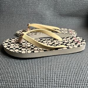 Coach Amel Flip Flops Womens 7B Beige Signature‎ Logo Print Rubber Vacation